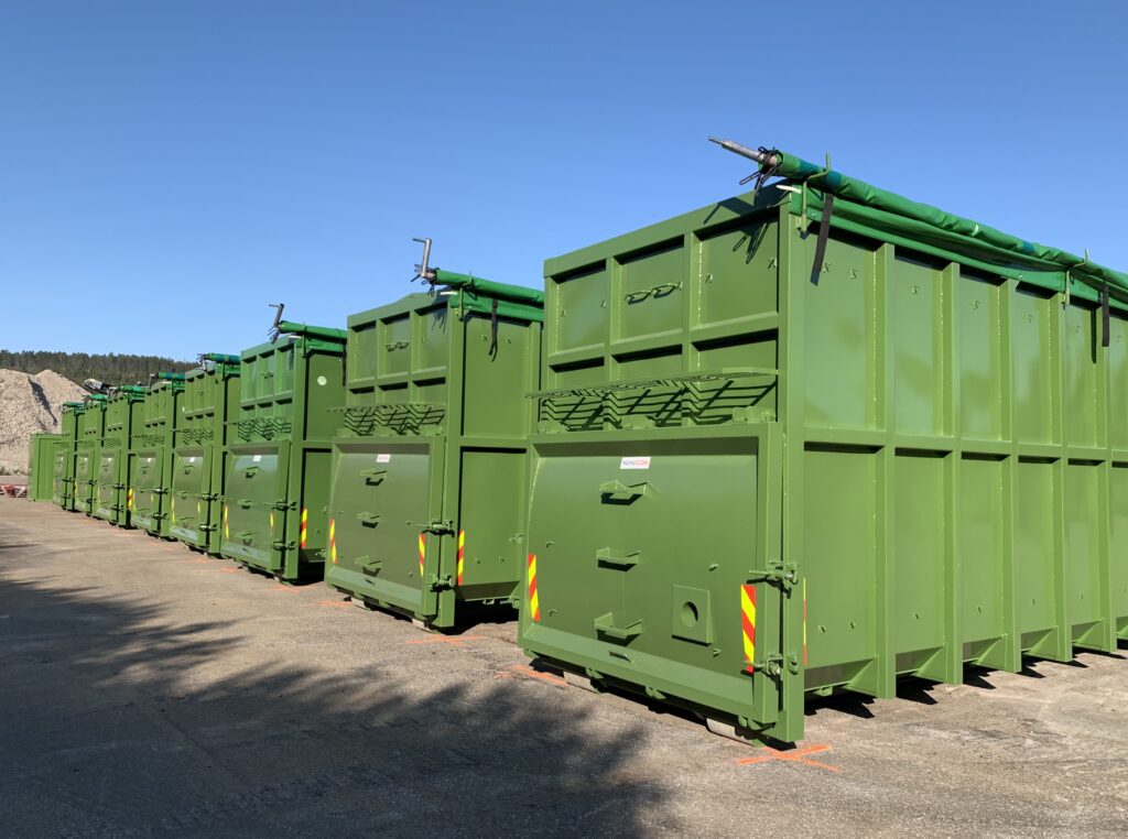 Bilde av mange sedementeringscontainere