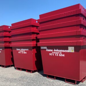 Bilde av røde skrapkasser